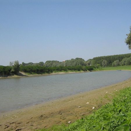 Hostiliae Ciminiera Hotel Ostiglia Bagian luar foto