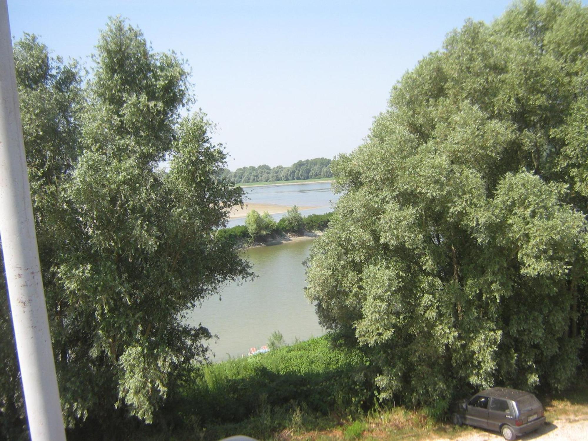 Hostiliae Ciminiera Hotel Ostiglia Bagian luar foto