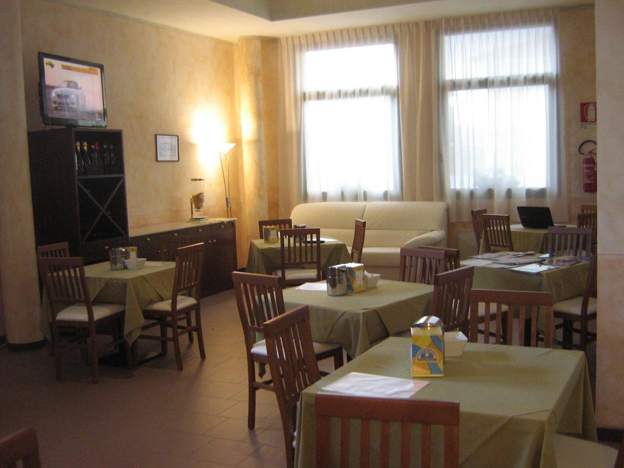 Hostiliae Ciminiera Hotel Ostiglia Bagian luar foto