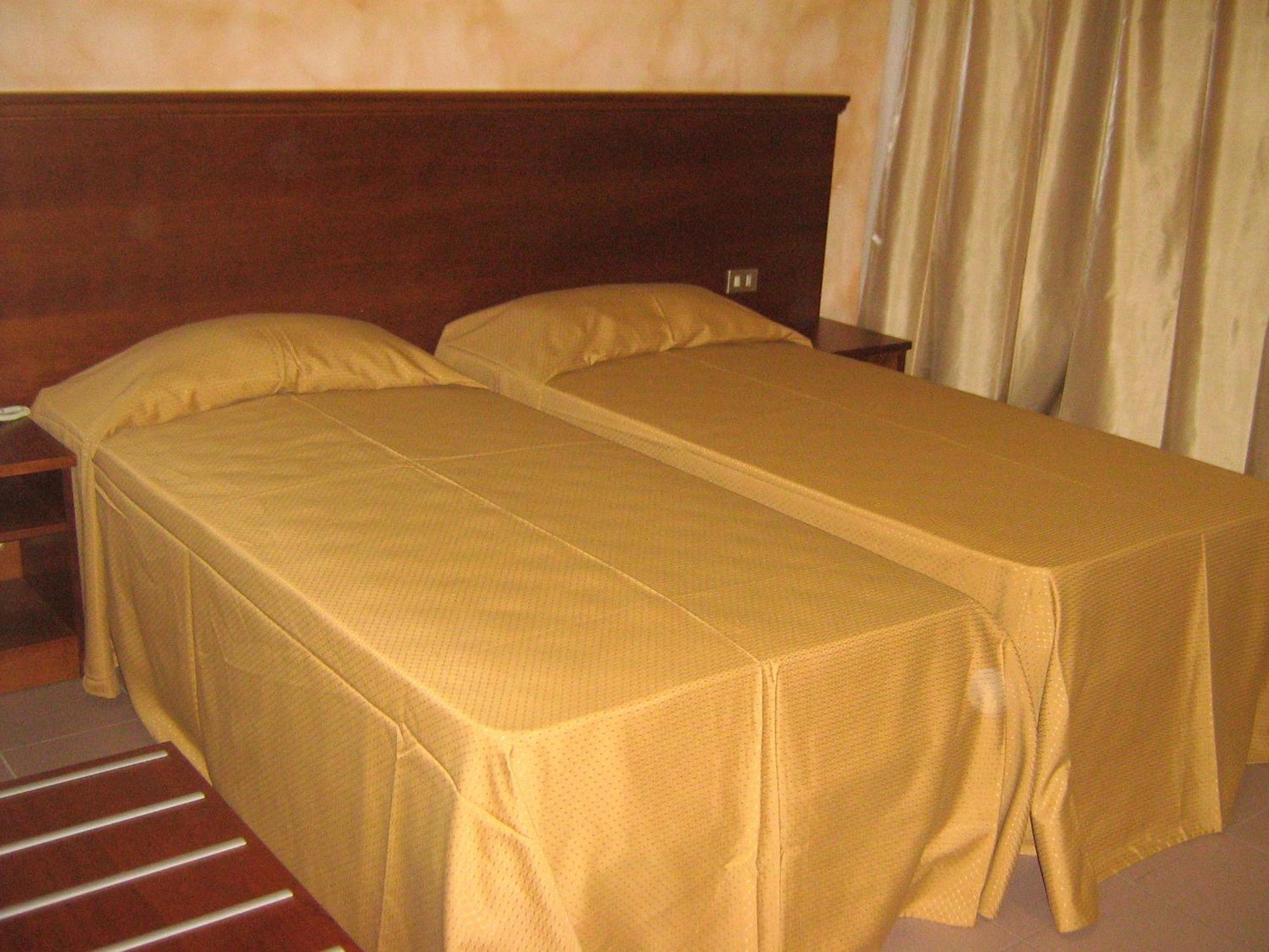 Hostiliae Ciminiera Hotel Ostiglia Bagian luar foto